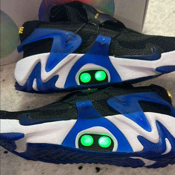 Nike Adapt Huarache main image 7